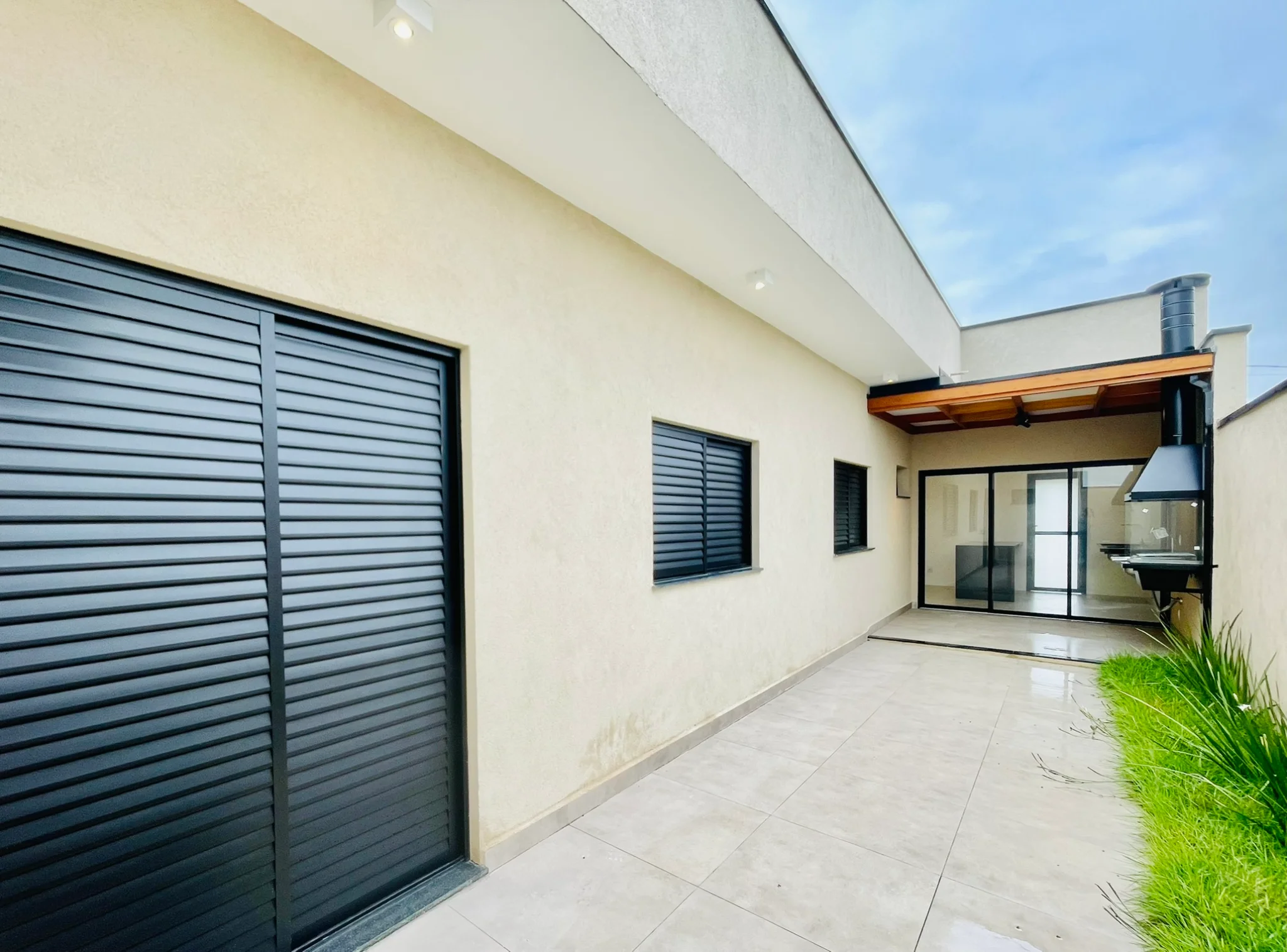 Casa à venda com 3 dormitórios no Condomínio Bosque da Imperatriz em Pindamonhangaba/SP. 