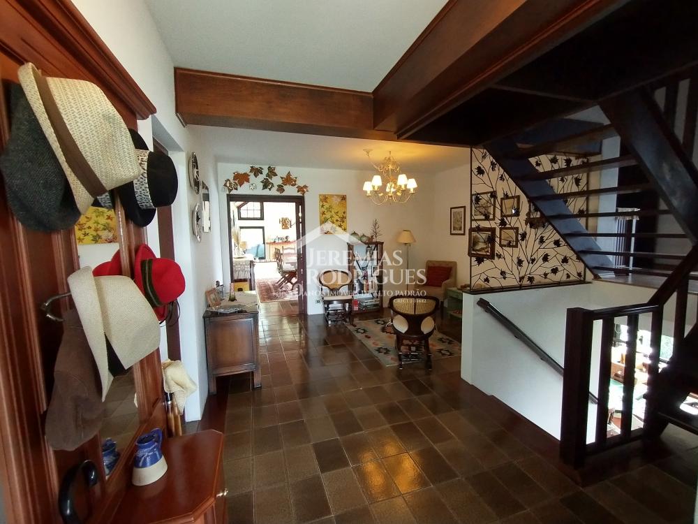 Casa com 4 dormitórios, 281 m² - Condomínio Jardim Véu da Noiva - Campos do Jordão/SP