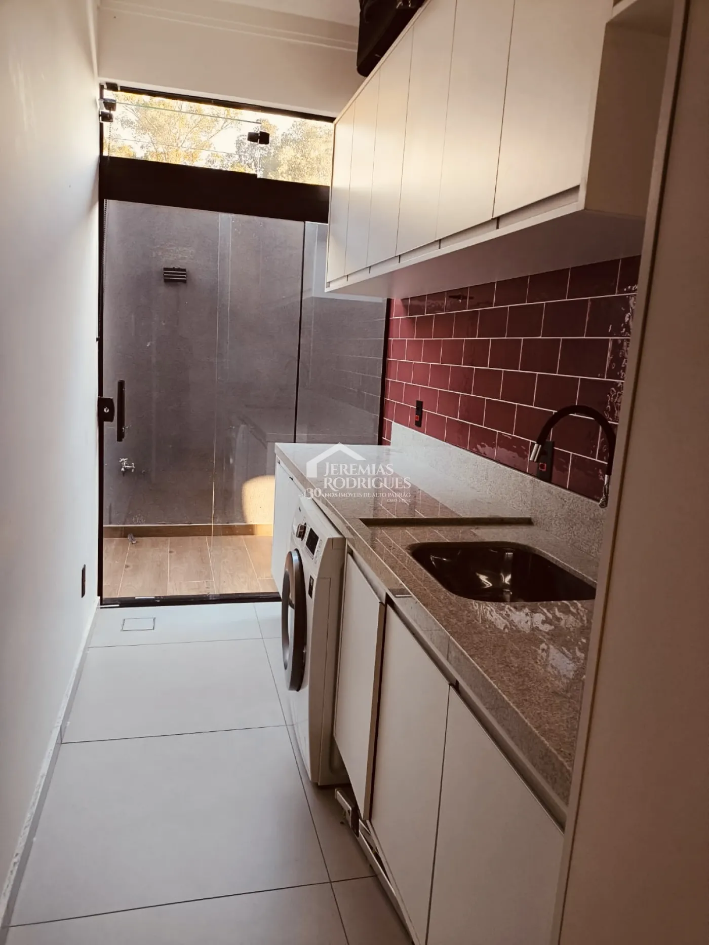 Casa com 3 dormitórios no Condomínio Residencial Verdes Vales em Taubaté/SP.