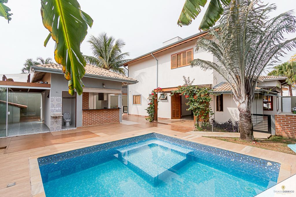 Casa para venda e locação com 4 dormitórios no Condomínio Colonial Village I em Pindamonhangaba/SP.