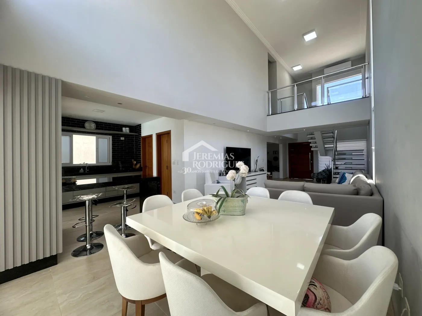 Casa para venda e locação com 3 dormitórios no Condomínio Tecoara em Taubaté/SP.