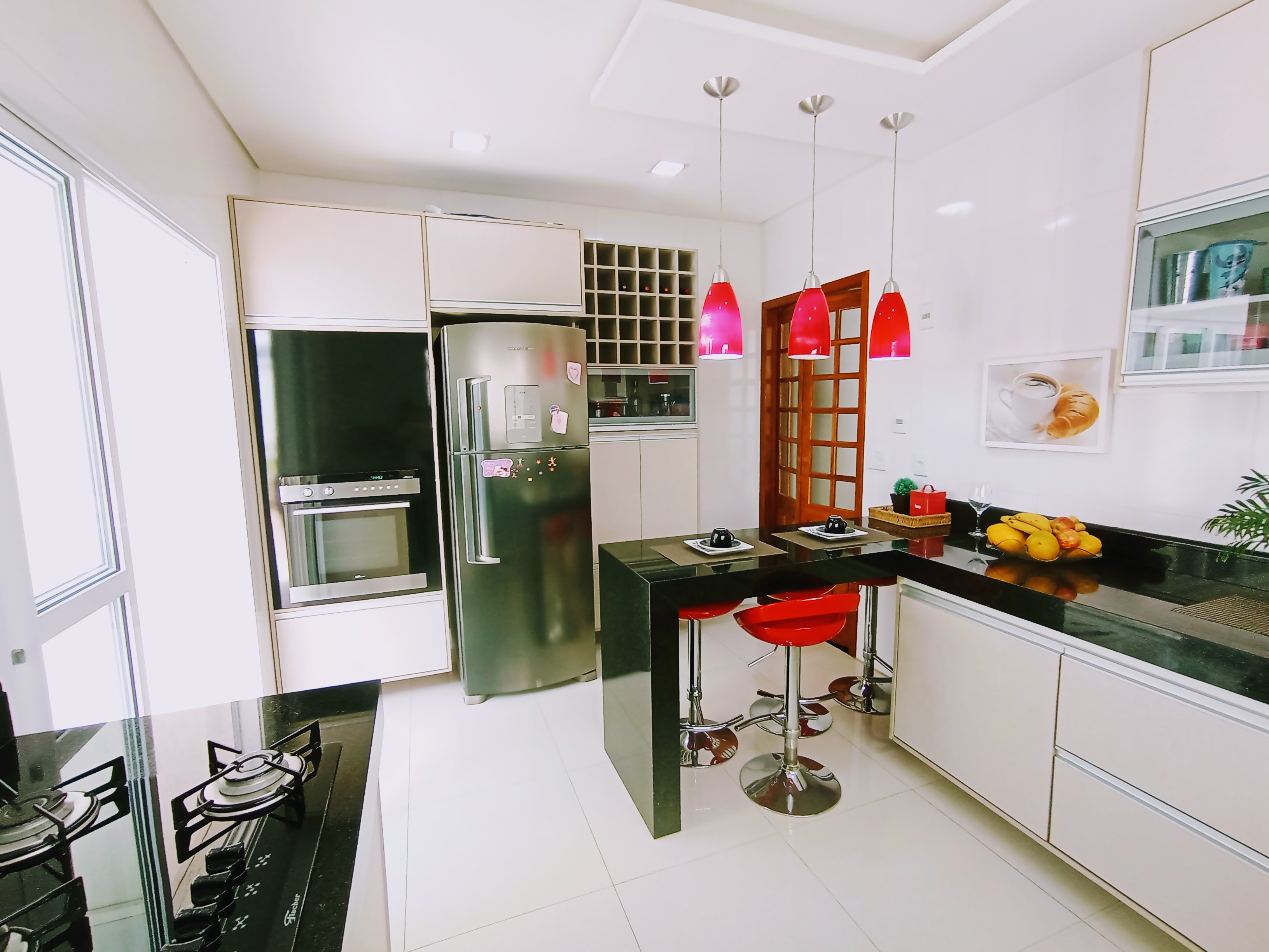 Casa à venda com 2 dormitórios no Condomínio Verdes Vales em Taubaté/SP.