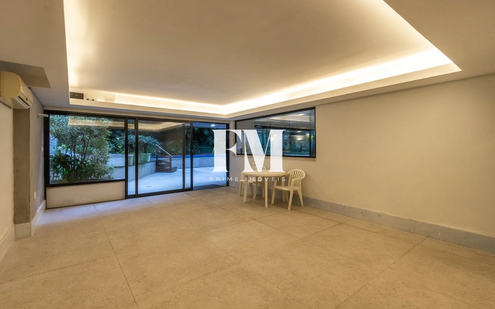 Leblon | Rua Aperana | 2 Quartos (1 Suíte) | 79m² com Varanda e Vaga a Poucos Metros da Praia - foto 16
