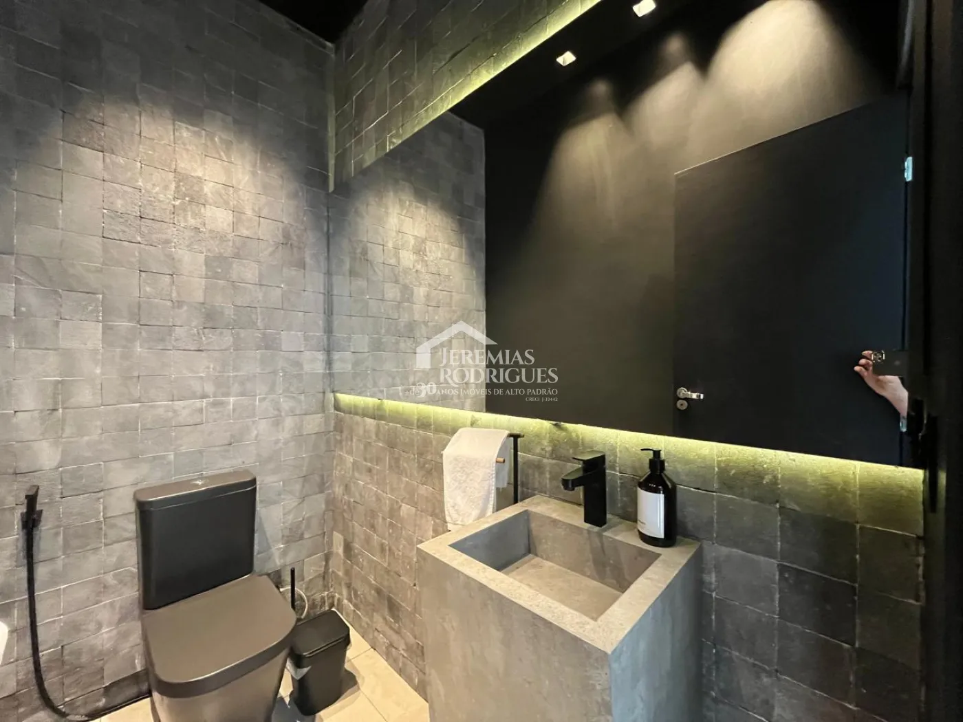 Casa com 3 dormitórios, 300 m² - Residencial Santa Helena - Caçapava/SP