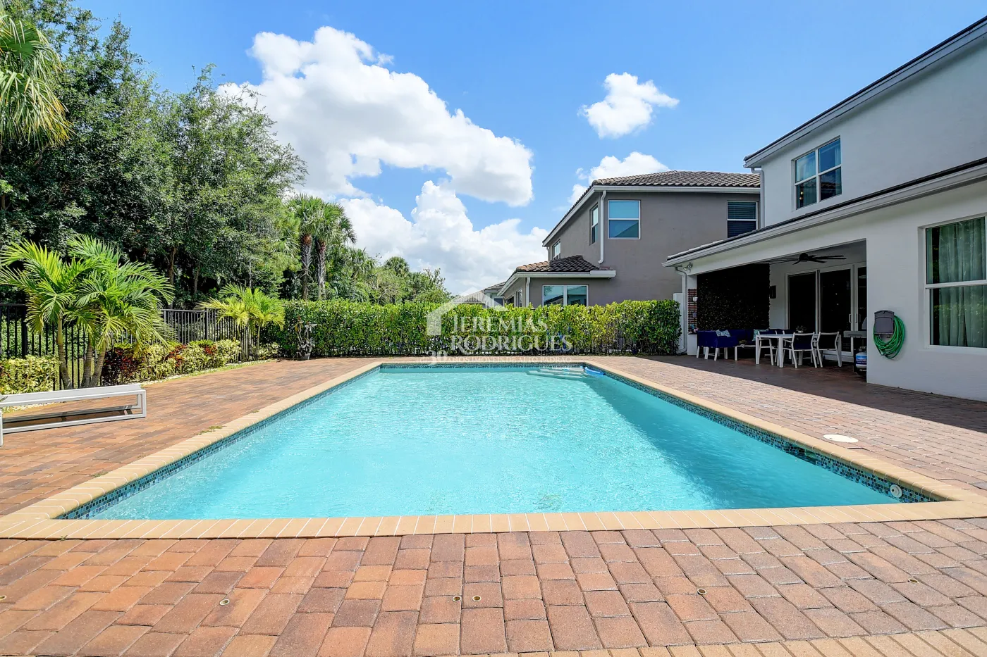 Casa com 4 dormitórios - Condomínio Dakota - Miami/ Flórida