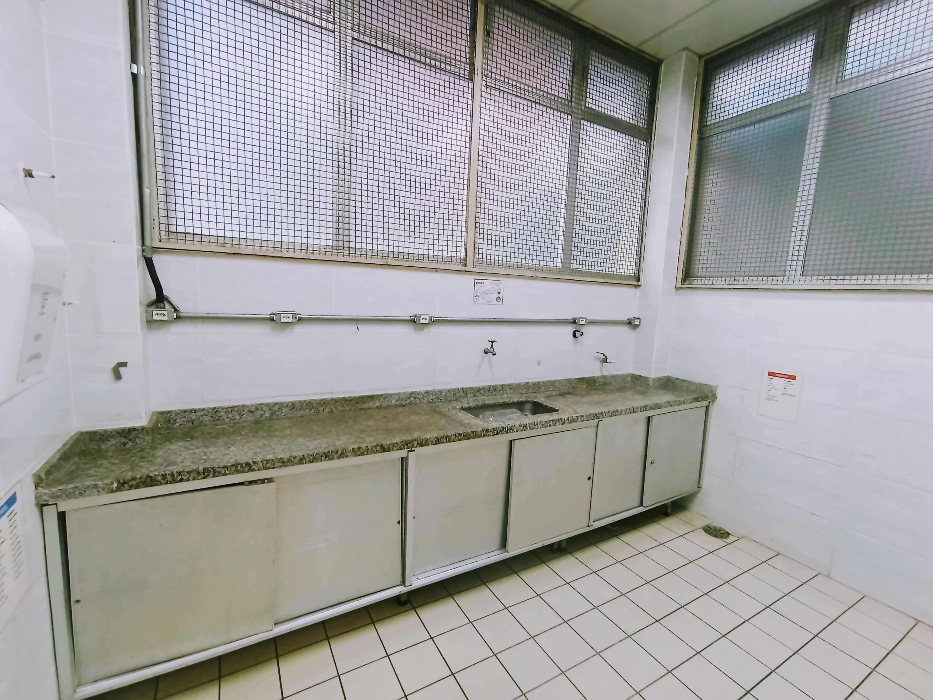 Prédio para venda e locação, 6.000 m² no bairro Jardim Independência em Taubaté/SP.