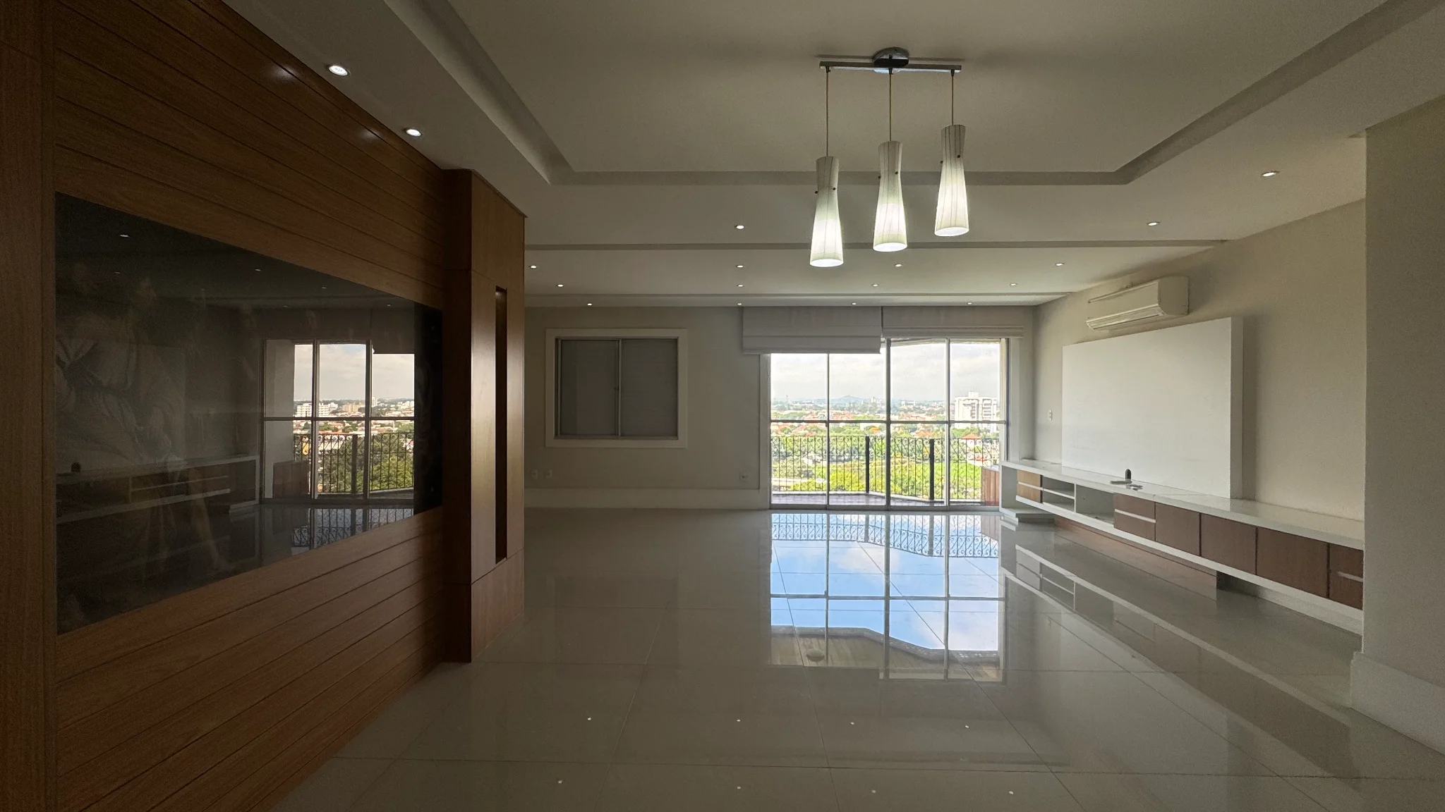 Apartamento à venda no Edifício Serra da Mantiqueira em Pindamonhangaba/SP. 