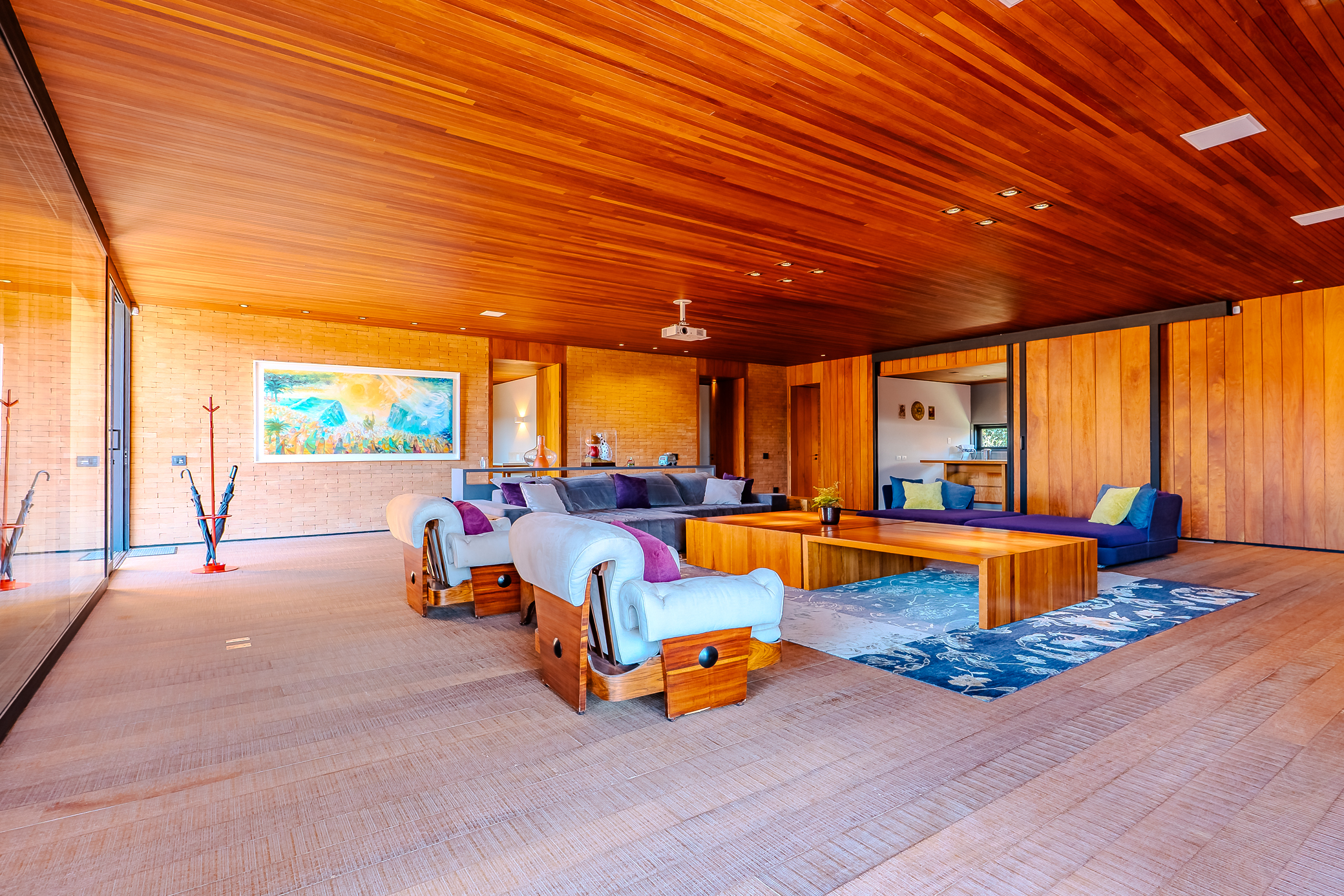 Mansão à venda com 7 suítes no Condomínio Vila Simonsen em Campos do Jordão/SP.