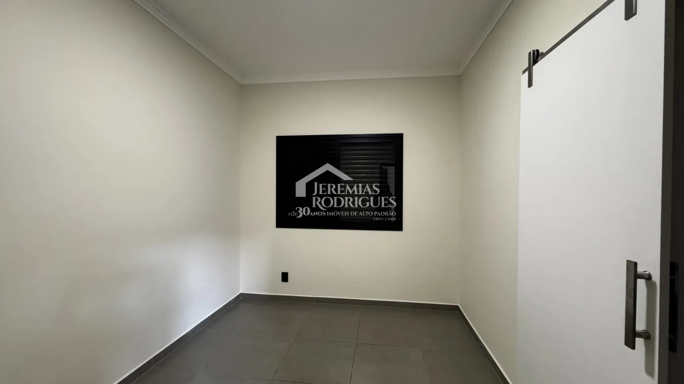 Casa para venda e locação com 3 dormitórios no Condomínio Reserva dos Lagos em Pindamonhangaba/SP.