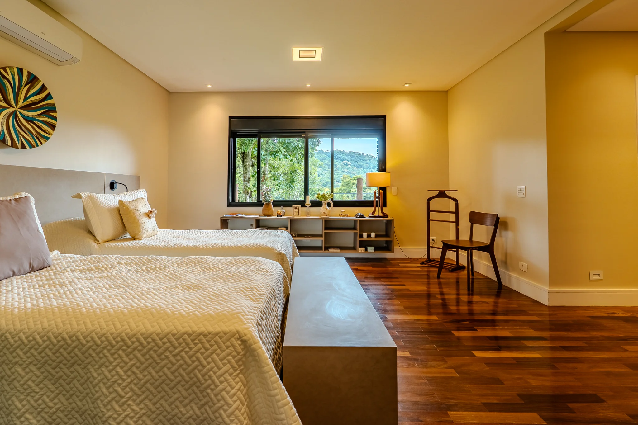 Casa à venda com 4 suítes no Residencial Santo Antônio em Santo Antônio do Pinhal/SP.