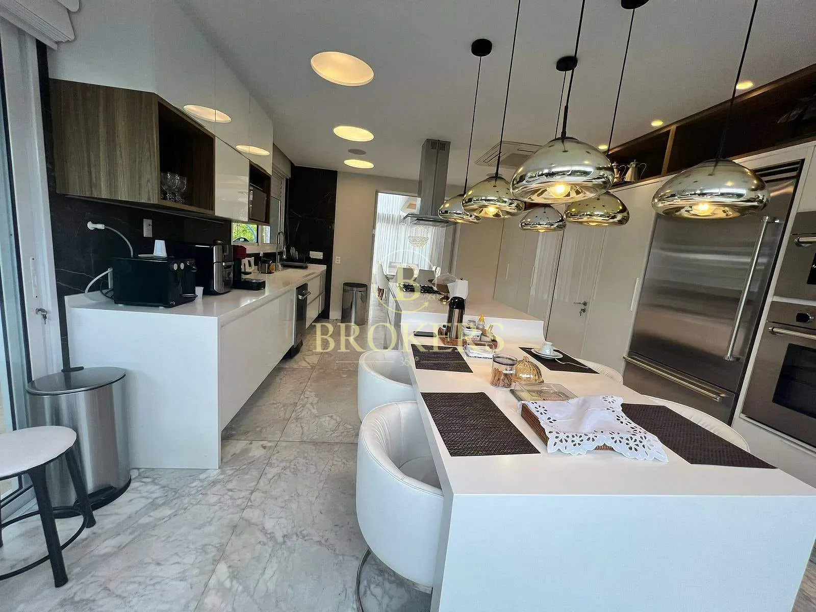 Luxo e sofisticação no Alphaville: Casa triplex mobiliada com 6 suítes, SPA e campo de futebol priv — foto 38