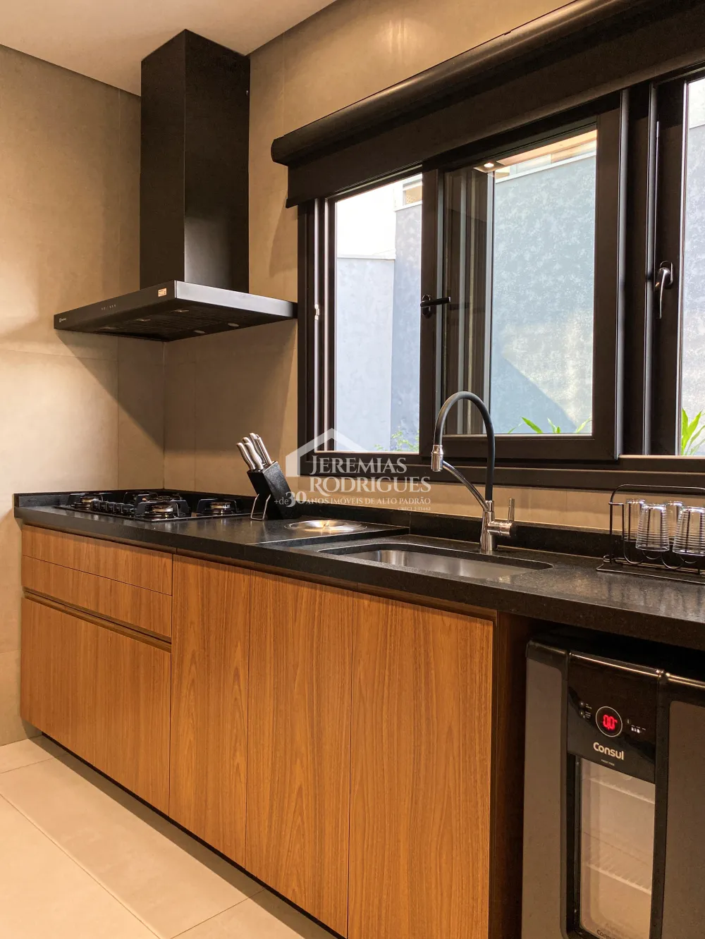 Casa com 3 quartos, 203 m², à venda por R$ 1.490.000- Condomínio Colinas do Belém - Taubaté/SP