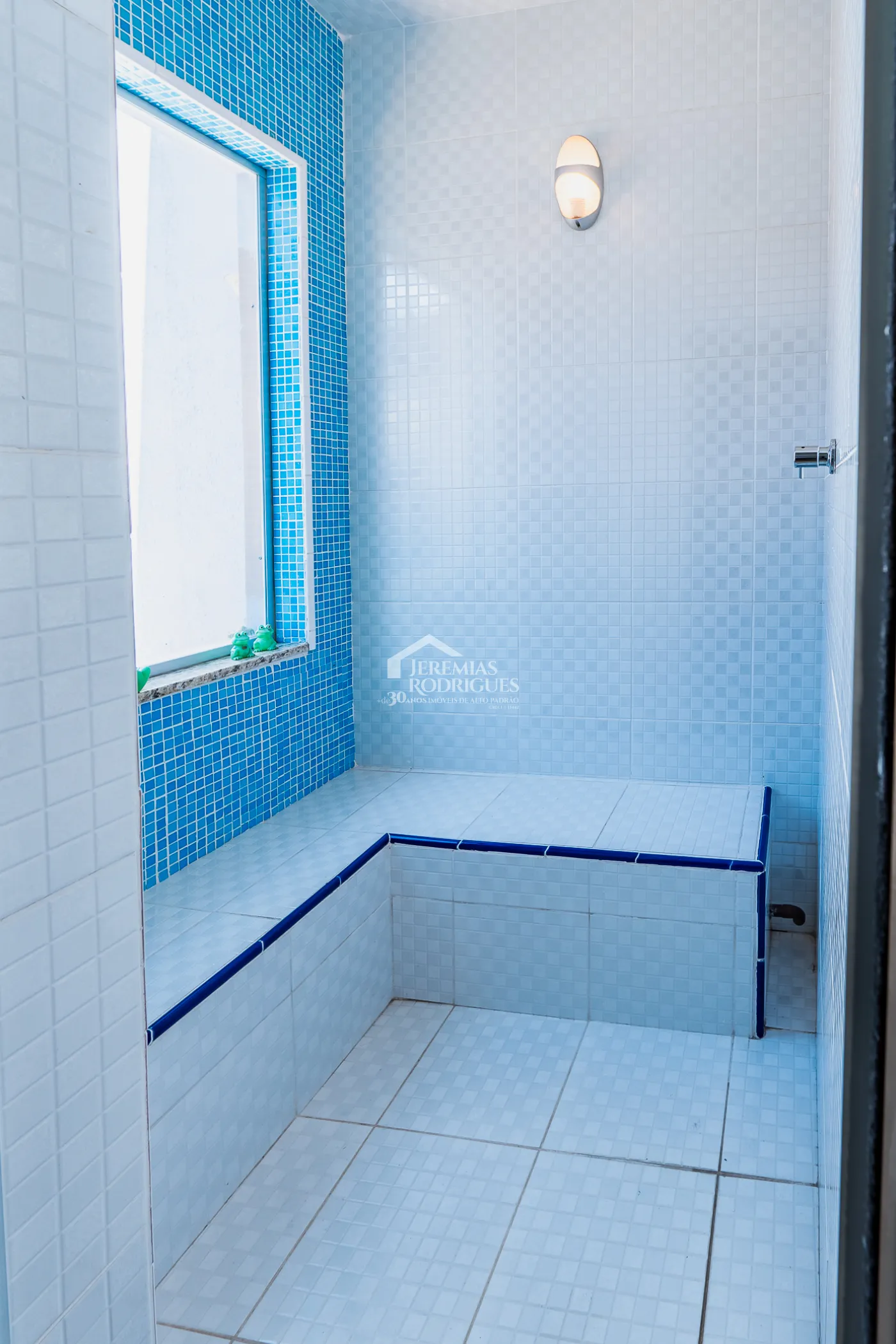 Casa com 3 dormitórios, 396 m² - Condomínio Village Paineiras - Pindamonhangaba/SP.