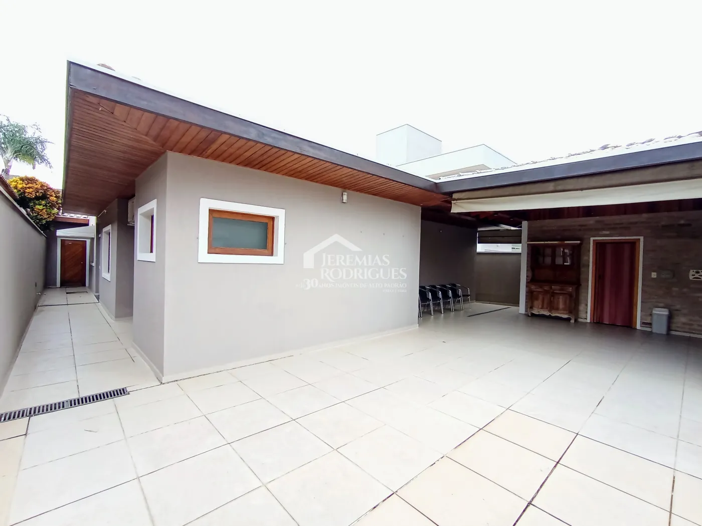 Casa para venda e locação com 3 dormitórios no Condomínio Taubaté Village em Taubaté/SP