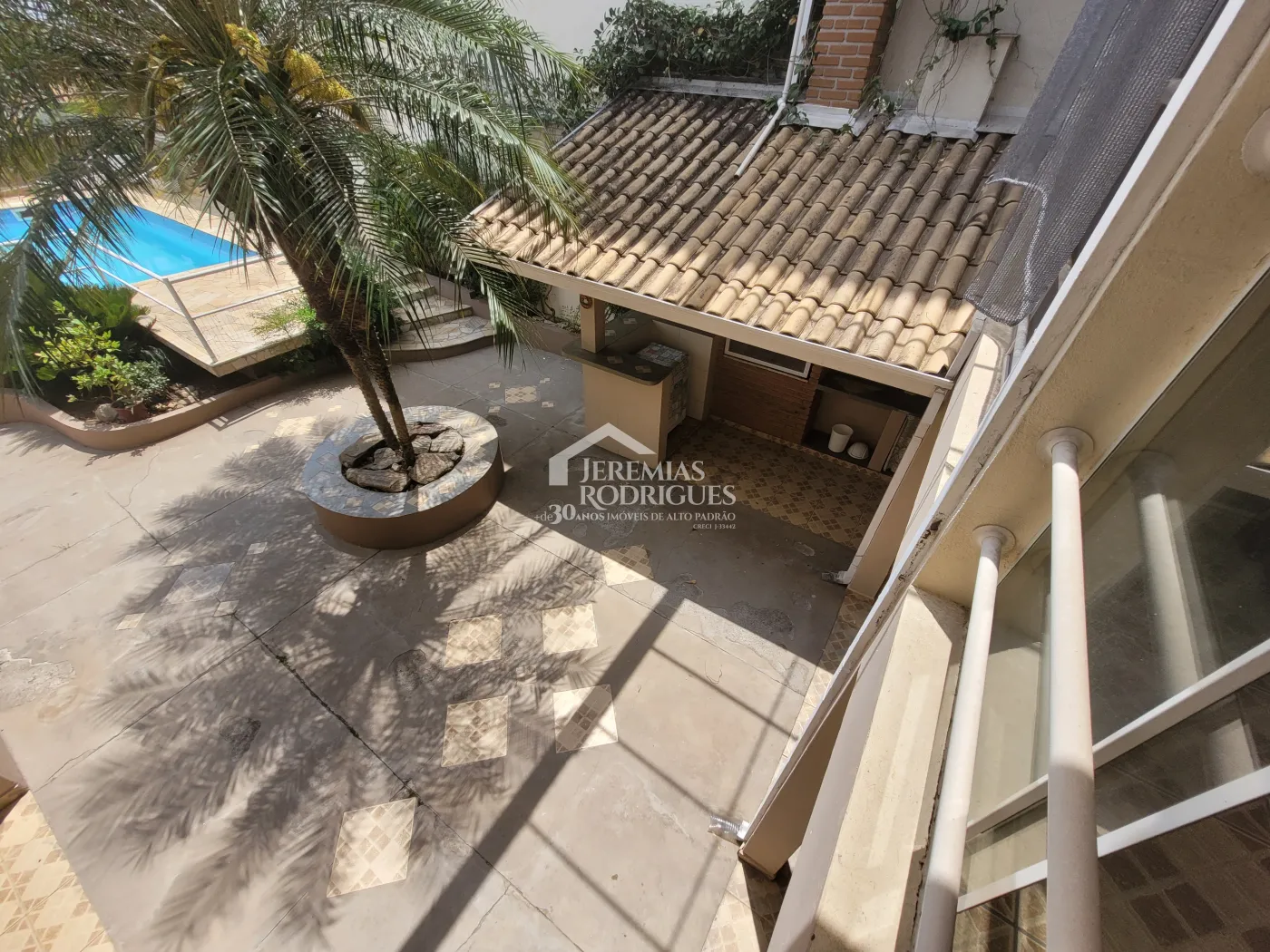 Casa à venda no Centro em Pindamonhangaba/SP.