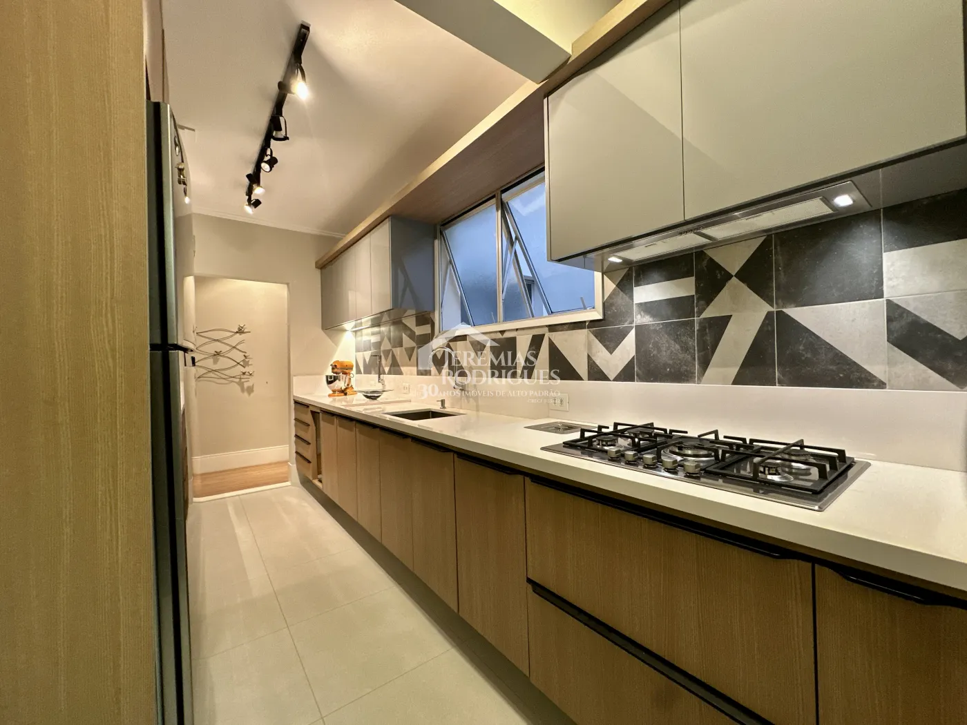 Apartamento com 2 dormitórios, 171 m² - Edifício Solar dos Juritis - Taubaté/SP.
