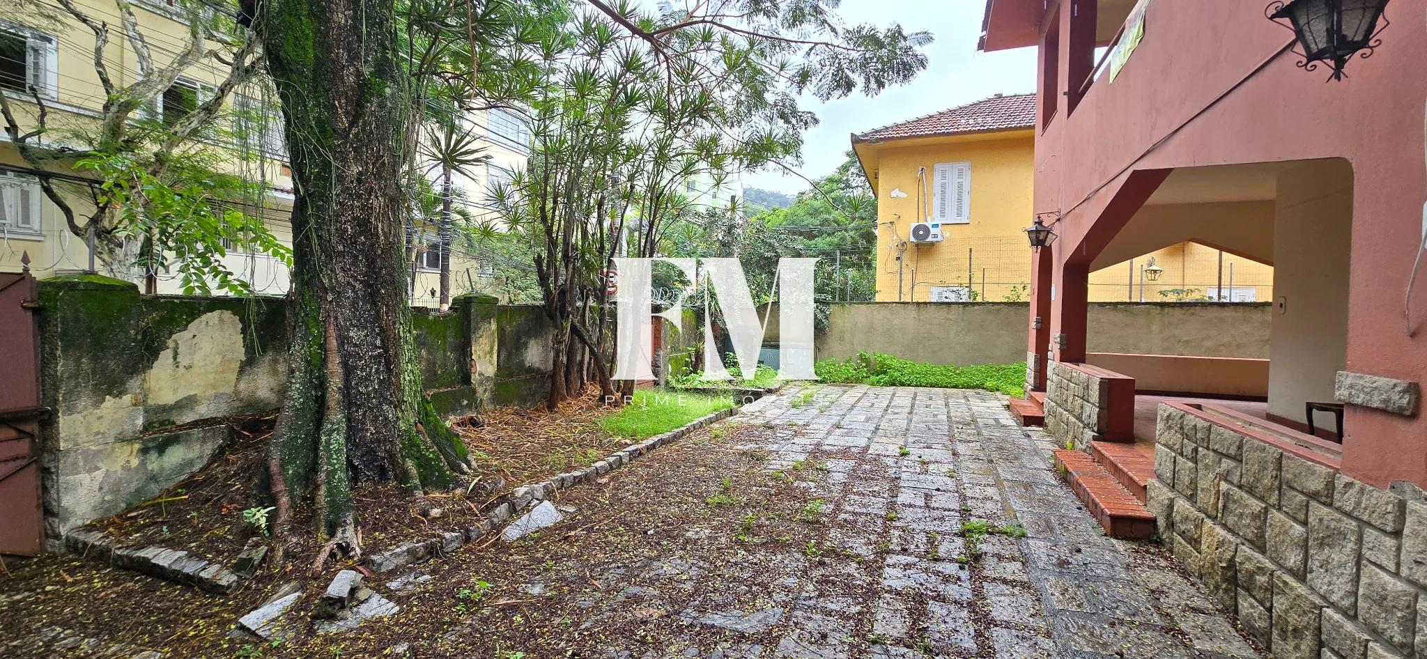 Residência Exclusiva em Centro de Terreno em Laranjeiras - foto 3