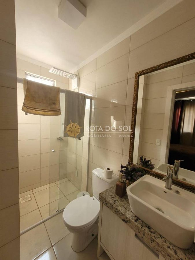 London apartamento mobiliado com 3 quartos na Meia Praia Itapema SC