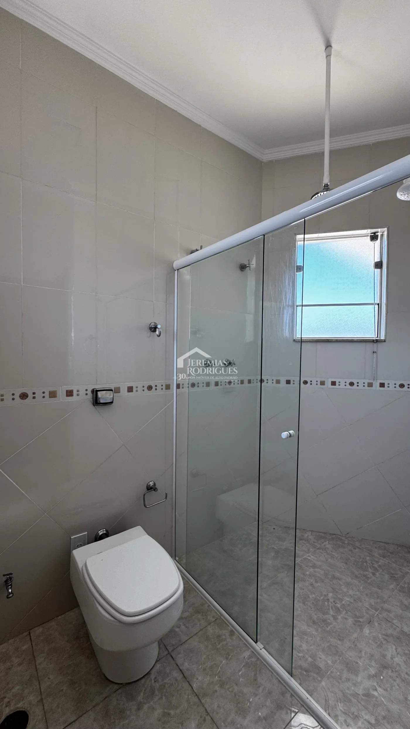 Casa para venda com 4 suítes no Condomínio Real Ville em Pindamonhangaba/SP