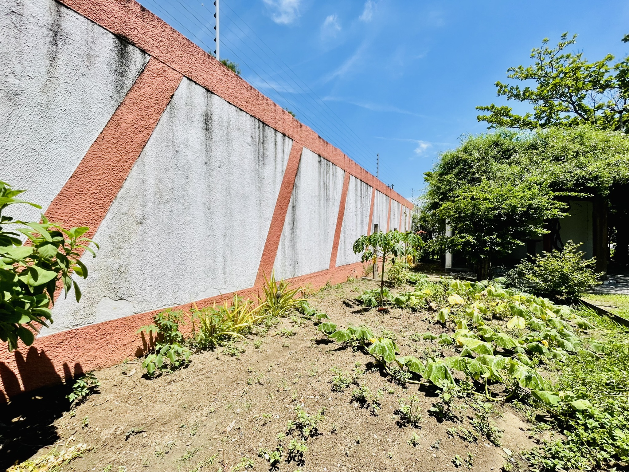 Casa à venda com 4 dormitórios no Condomínio Vale do Sol em Tremembé/SP.