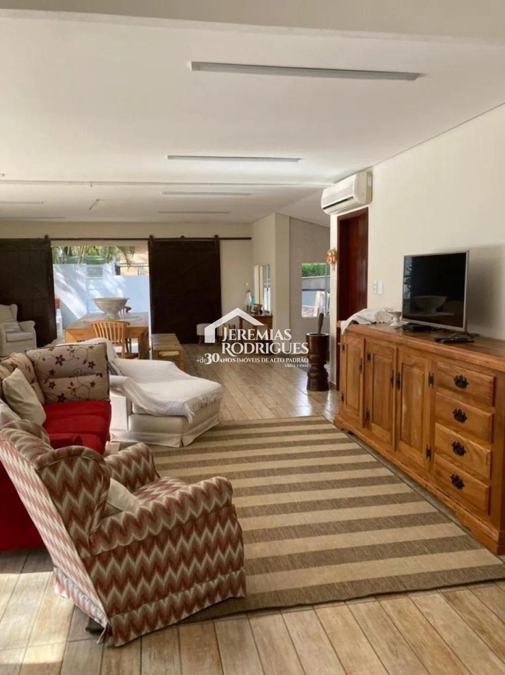 Chácara à venda com 2.000 m² no Condomínio Chácaras Cataguá, em Taubaté/SP.