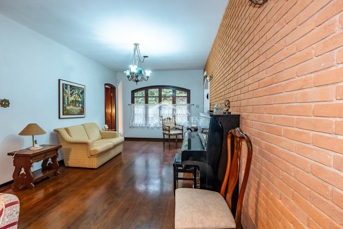 Casa com 7 dormitórios, 924 m² - Recanto das Araucárias - Campos do Jordão/SP