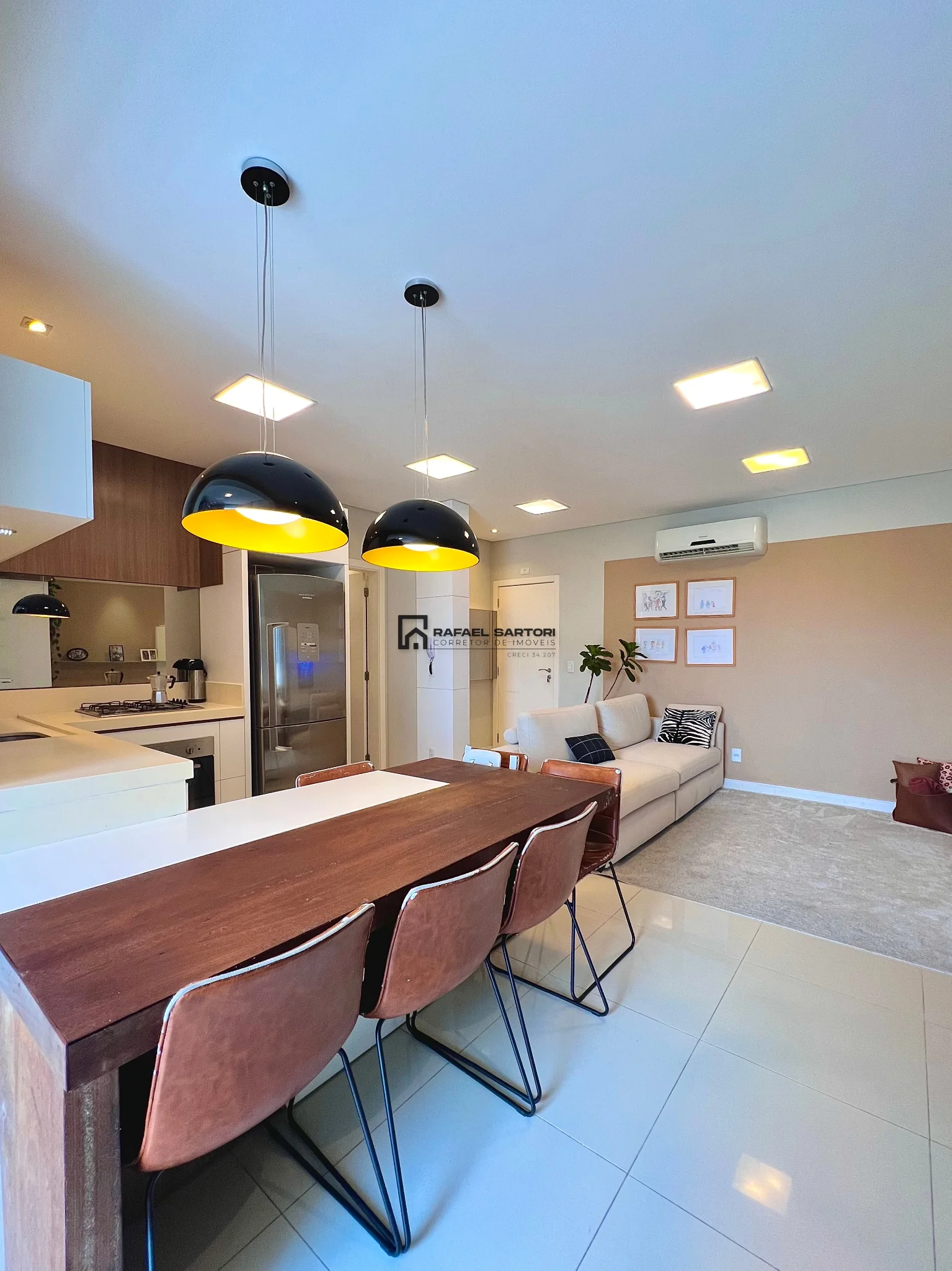 APARTAMENTO MOBILIADO NA DIVISA COM O CENTRO