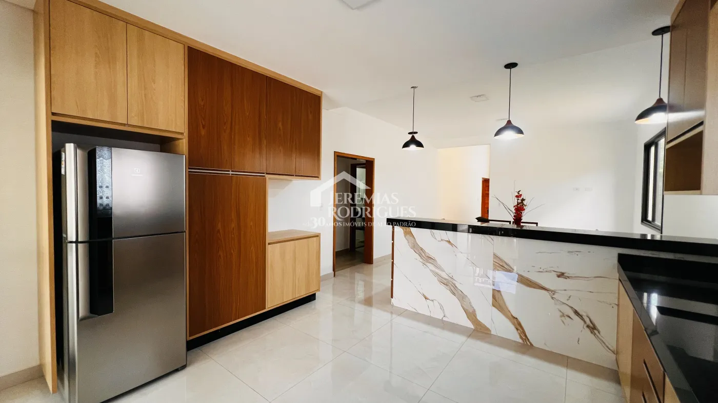 Casa à venda com 3 dormitórios no Condomínio Residencial Tecoara em Taubaté/SP.