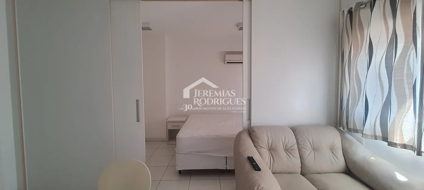 Prédio para venda com 32 kitnets mobiliadas e 07 lojas com renda no centro de Taubaté/SP