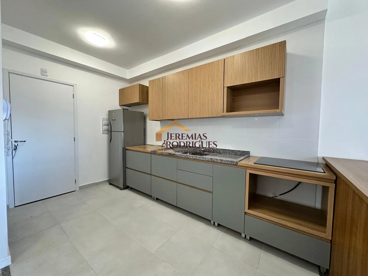 Loft mobiliado para locação e venda no Condomínio Spot Residences em Taubaté/SP.