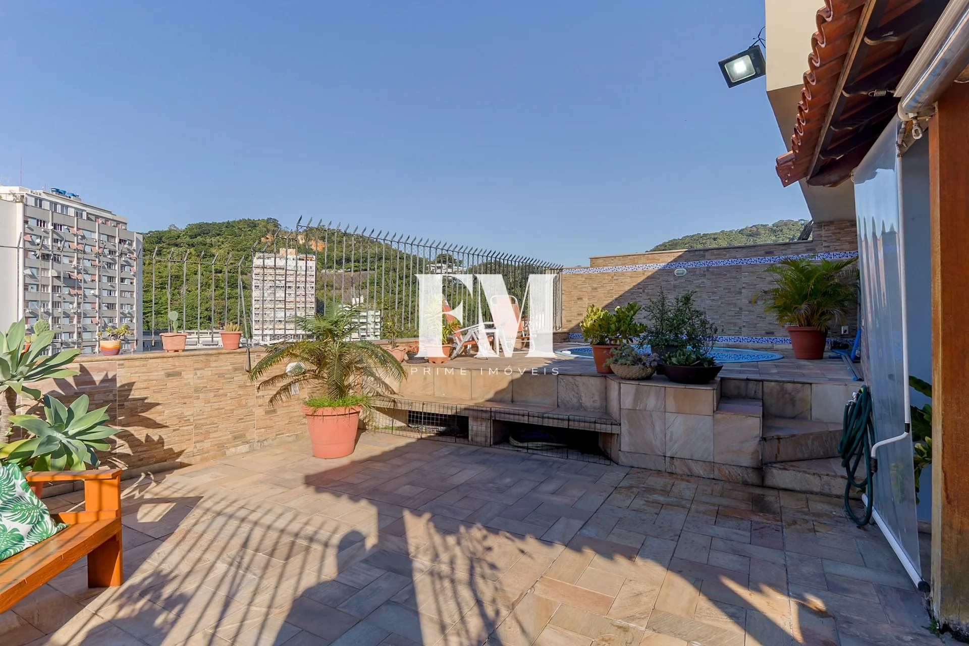 Laranjeiras | Cobertura Duplex | 3 Quartos (2 Suítes) | 208m² com Espaço Gourmet e 3 Vagas - foto 26