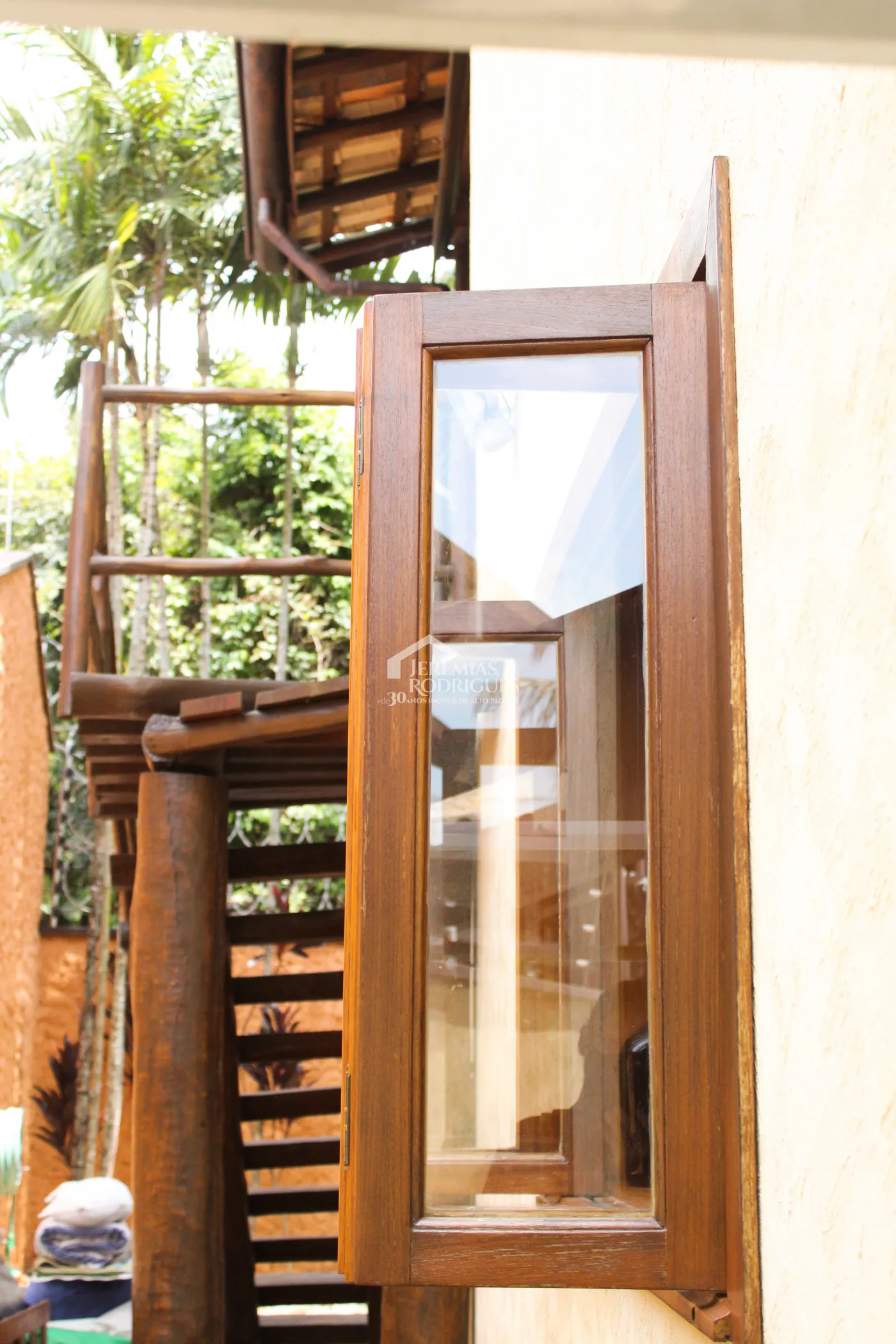 Casa para venda e locação com 5 dormitórios no Condomínio Taubaté Village em Taubaté/SP.