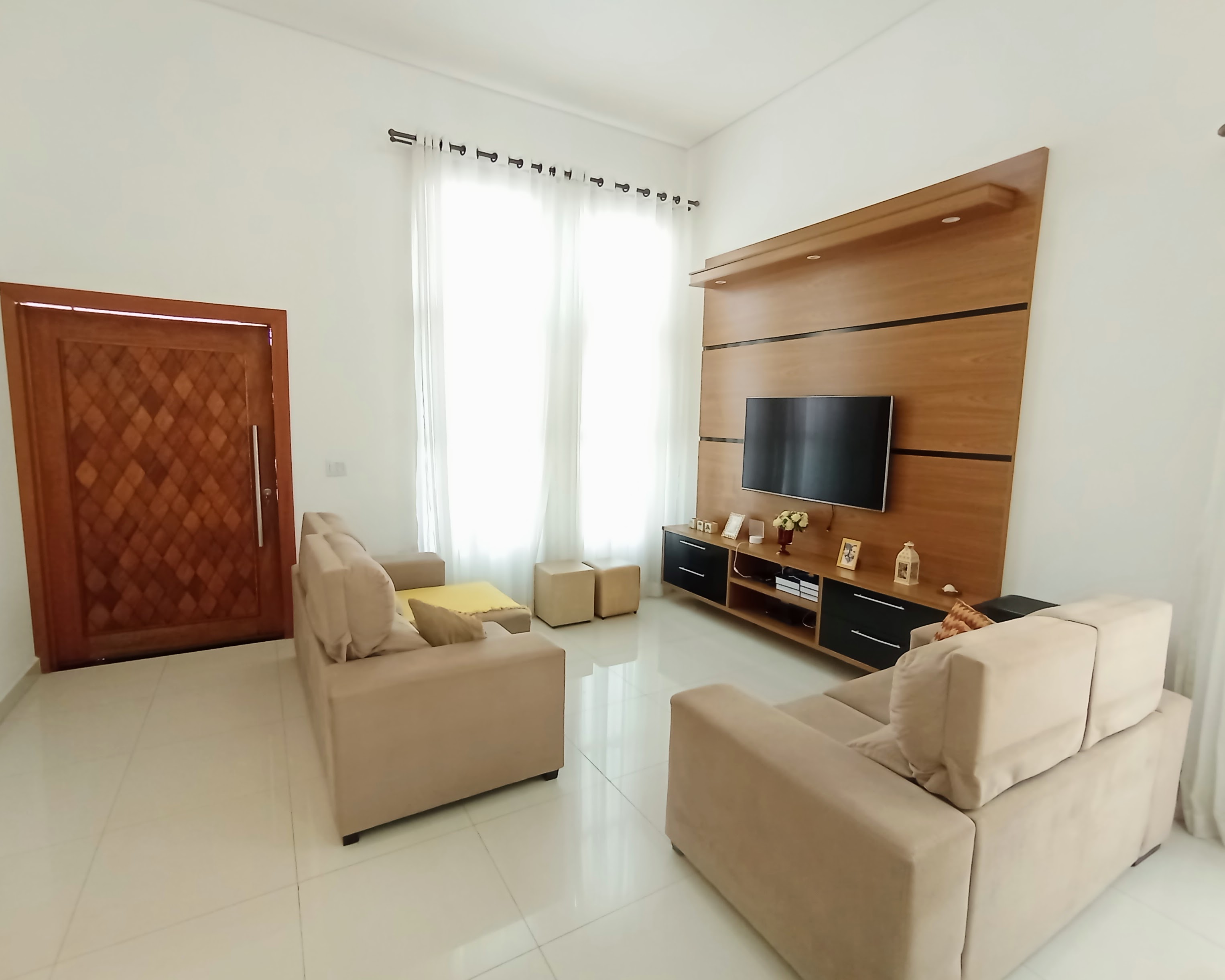 Casa à venda com 2 dormitórios no Condomínio Verdes Vales em Taubaté/SP.