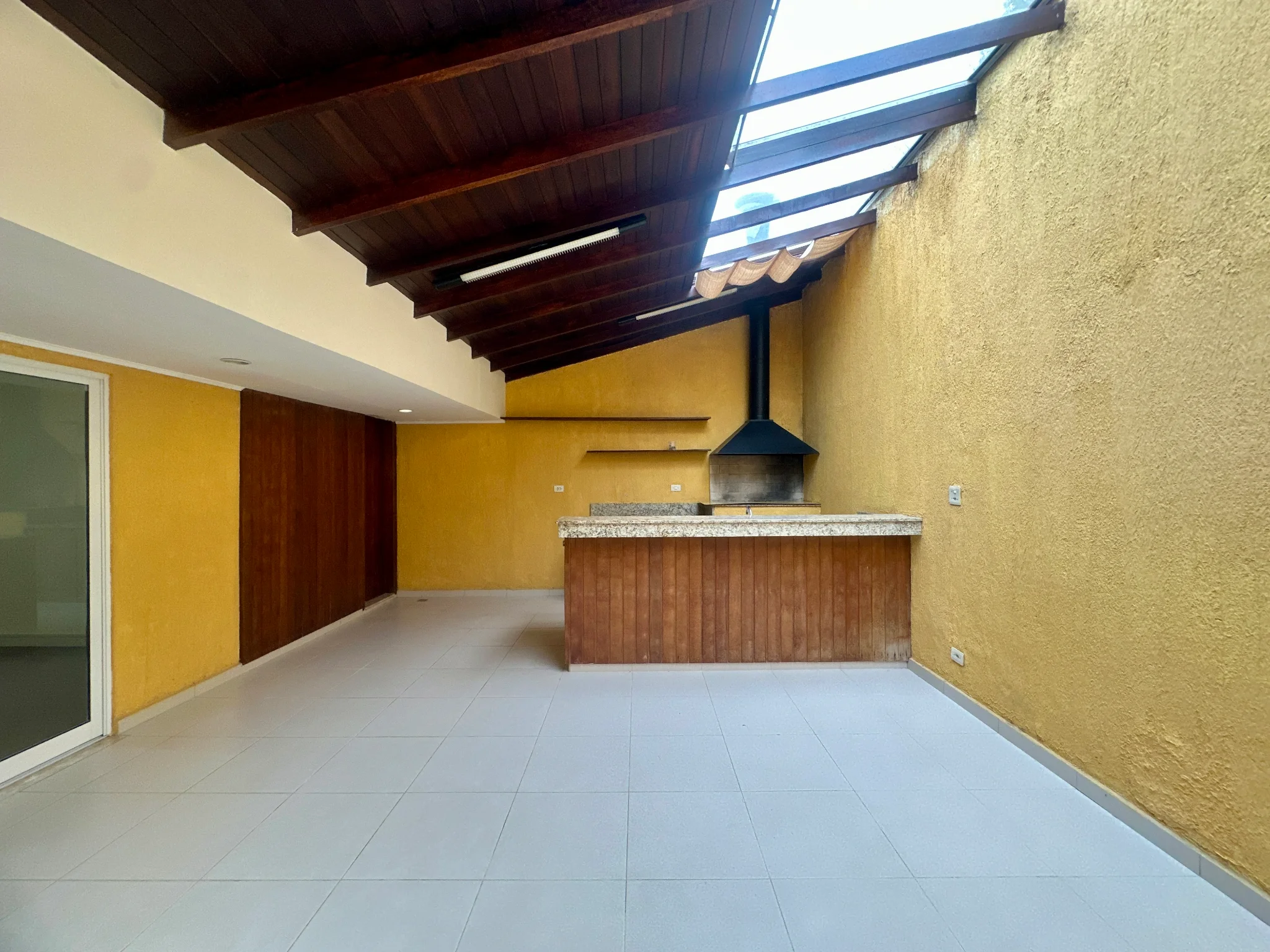 Casa com 3 dormitórios disponível para locação no Condomínio Bosque dos Pássaros em Tremembé/SP