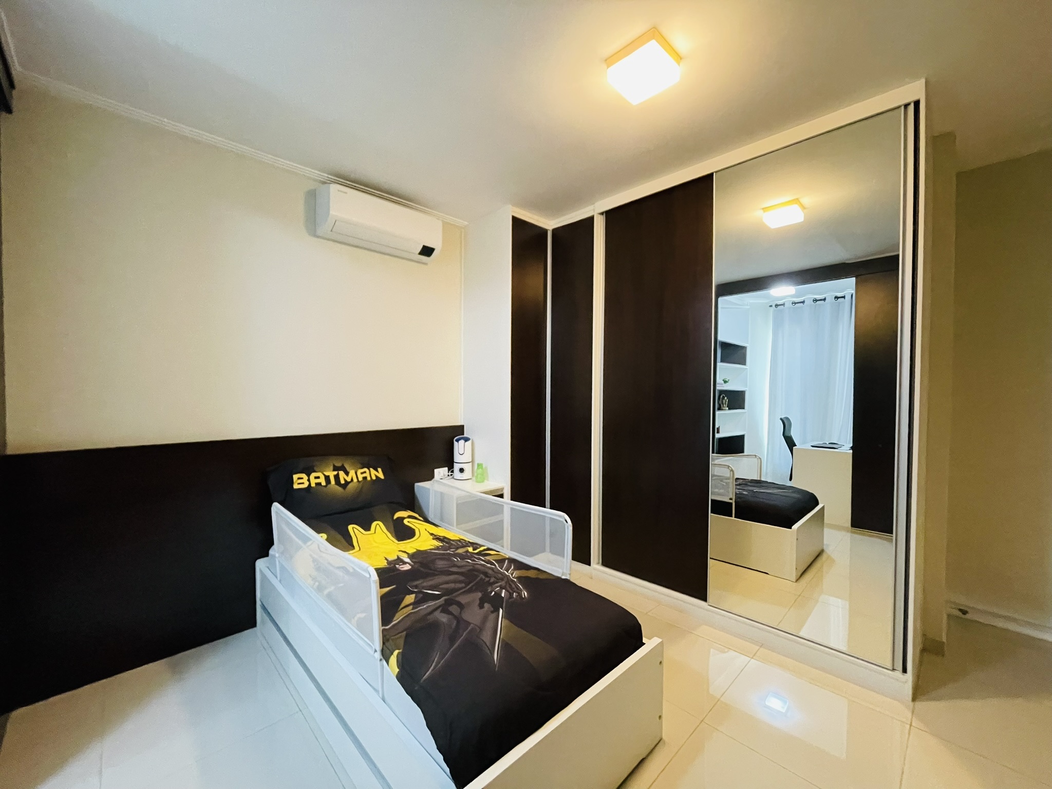 Casa à venda com 3 dormitórios no Condomínio Moema Ville em Pindamonhangaba/SP.