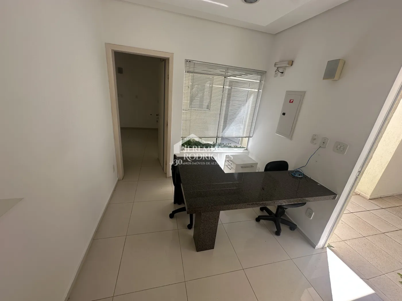 Prédio Comercial com 470 m² no Centro em Pindamonhangaba/SP