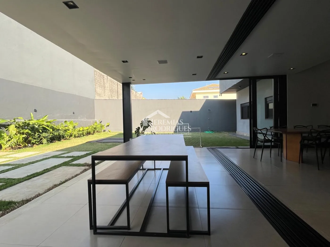 Casa com 3 dormitórios, 300 m² - Residencial Santa Helena - Caçapava/SP