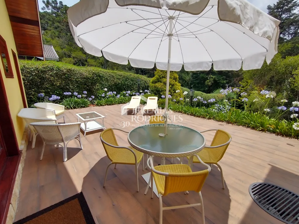 Casa com 4 dormitórios, 380 m² - Condomínio Jardim Véu da Noiva - Campos do Jordão/SP