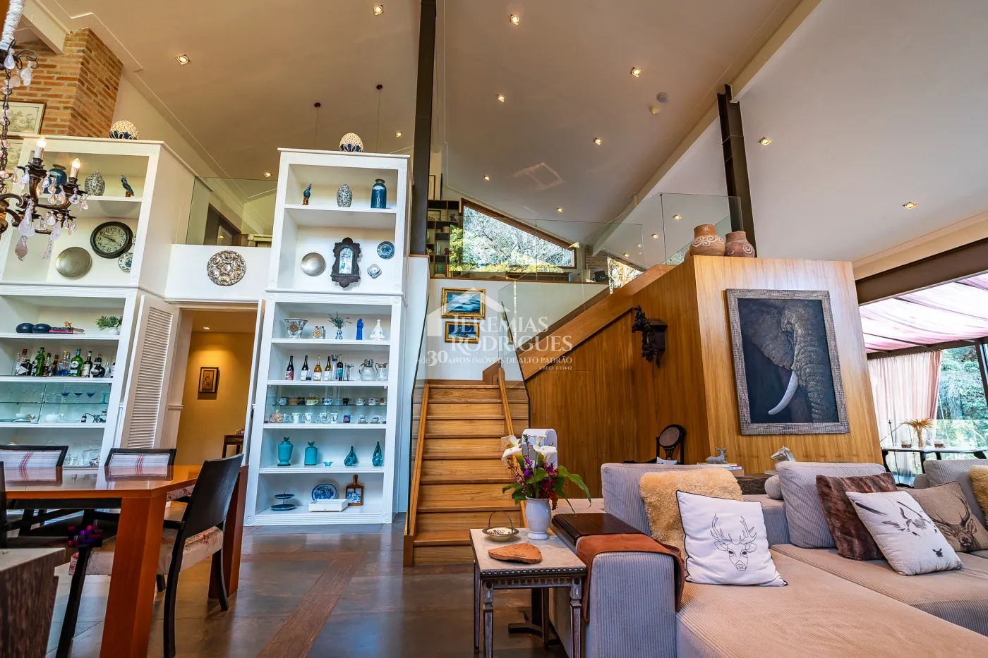 Casa com 7 suítes, 770 m² - Pedra do Fogo - Campos do Jordão/SP.