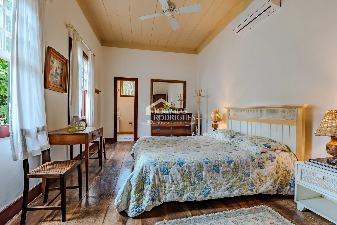 Fazenda à venda com 3.389.000,00 m² em Piraí/RJ.