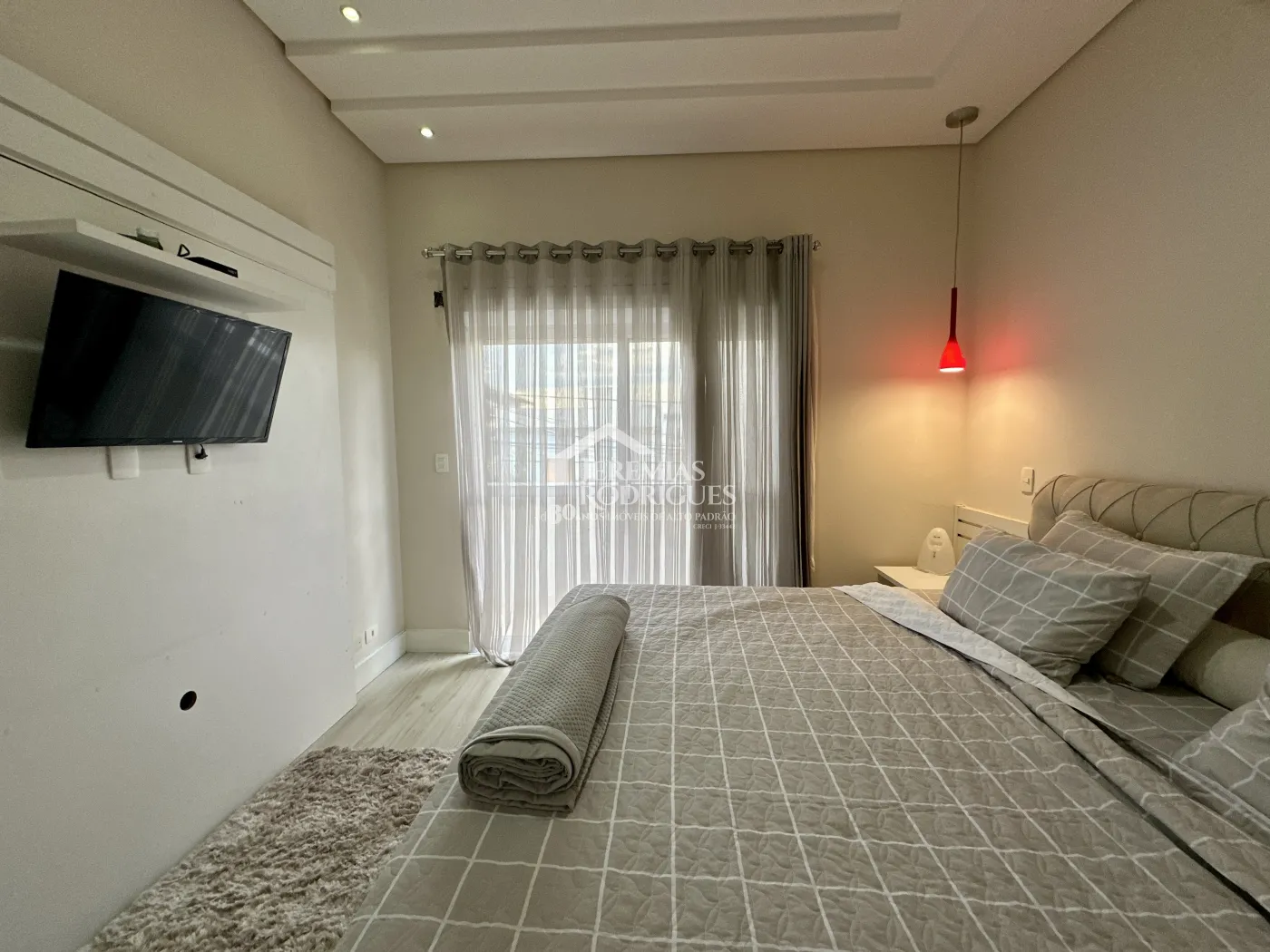 Casa à venda com 3 dormitórios no Condomínio Campos do Conde I em Tremembé/SP