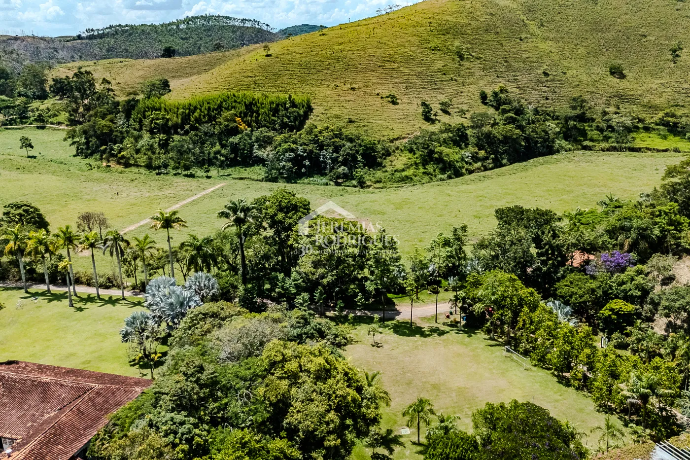 Fazenda à venda com 3.389.000,00 m² em Piraí/RJ.