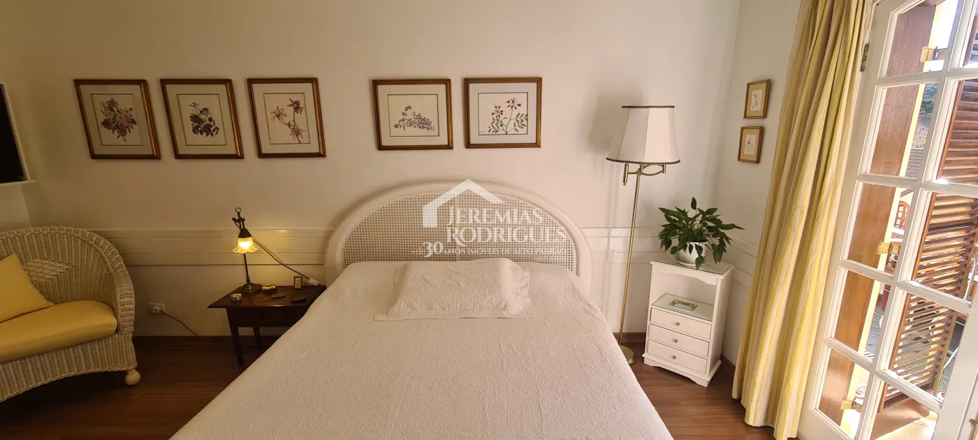 Apartamento à venda com 4 suítes no Edifício Evergreen em Campos do Jordão/SP