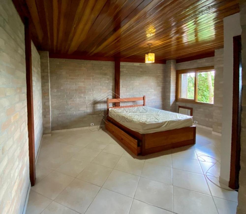 Casa à venda no Condomínio Domingas Dias em Ubatuba/SP.