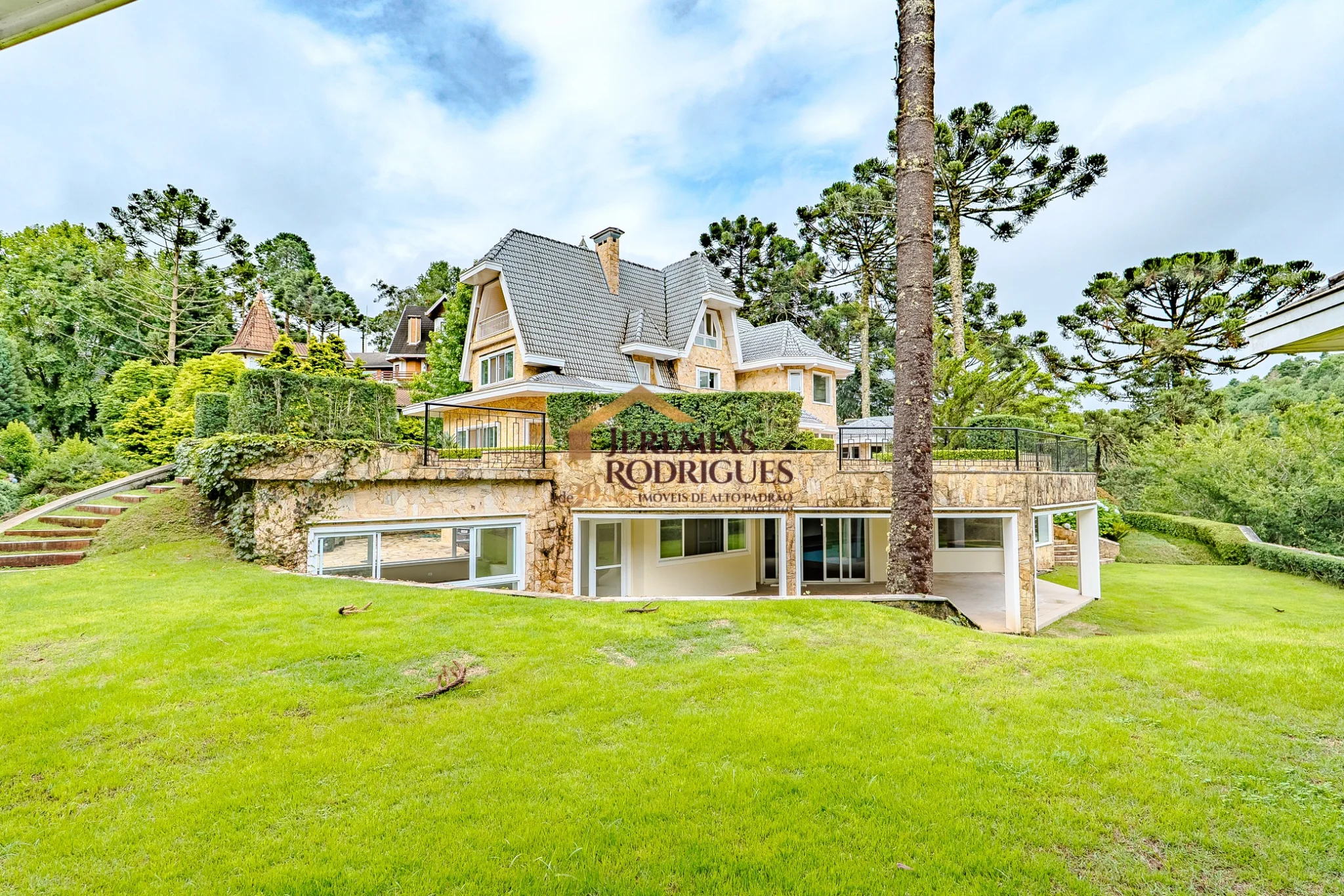 Casa à venda no Condomínio Jardim Véu das Noivas em Campos do Jordão/SP. — foto 31