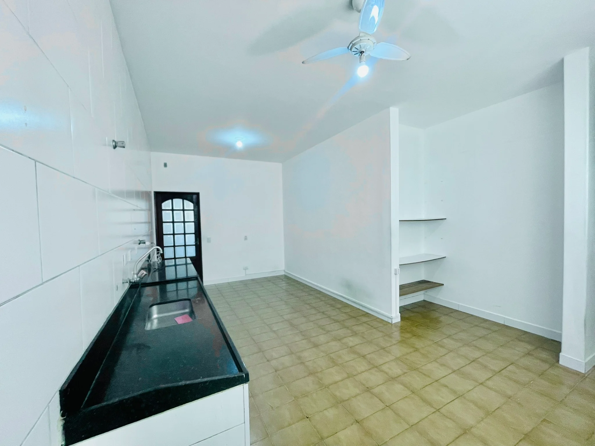 Casa para venda e locação no bairro Jardim das Nações em Taubaté/SP. 