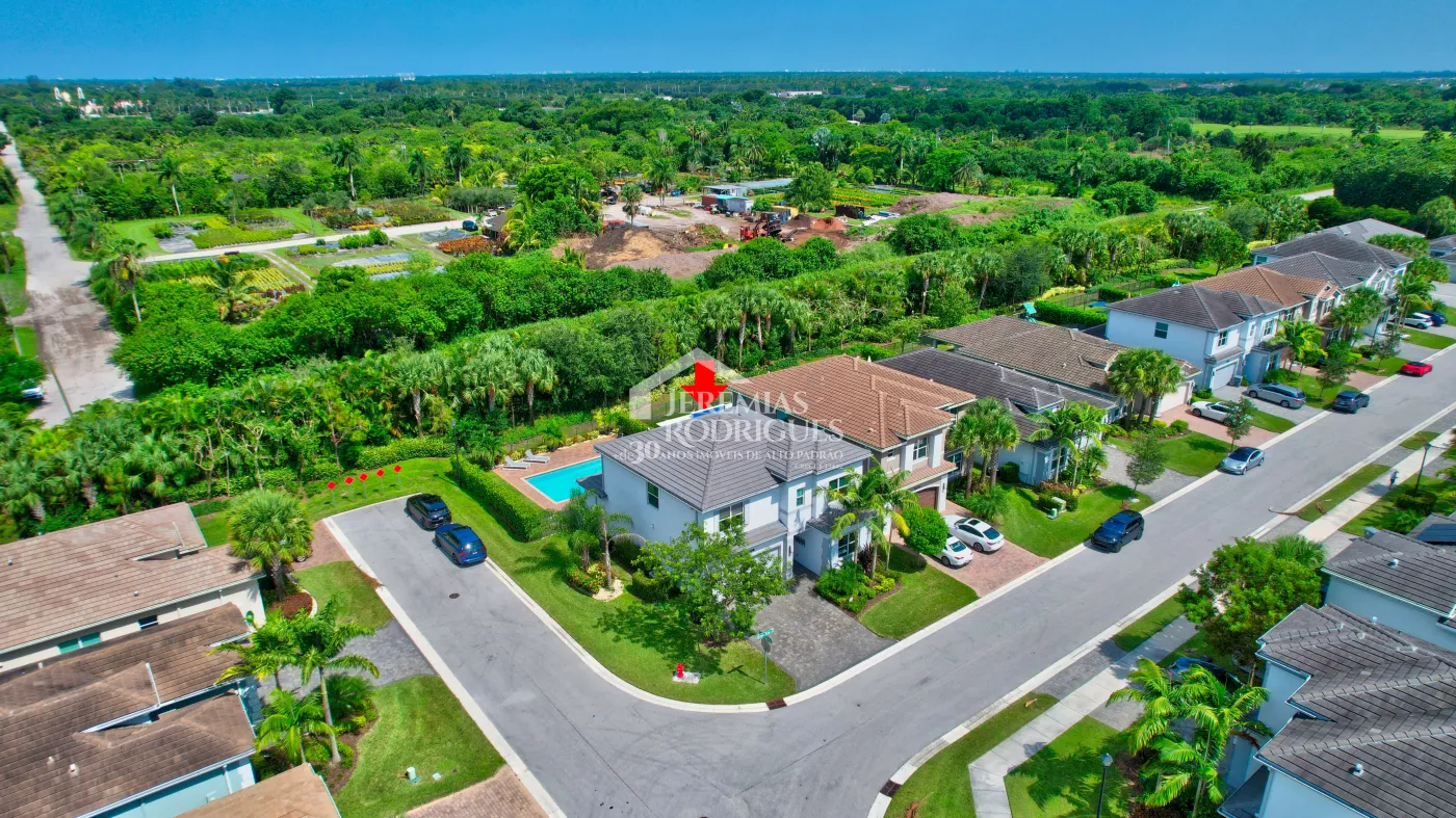 Casa com 4 dormitórios - Condomínio Dakota - Miami/ Flórida