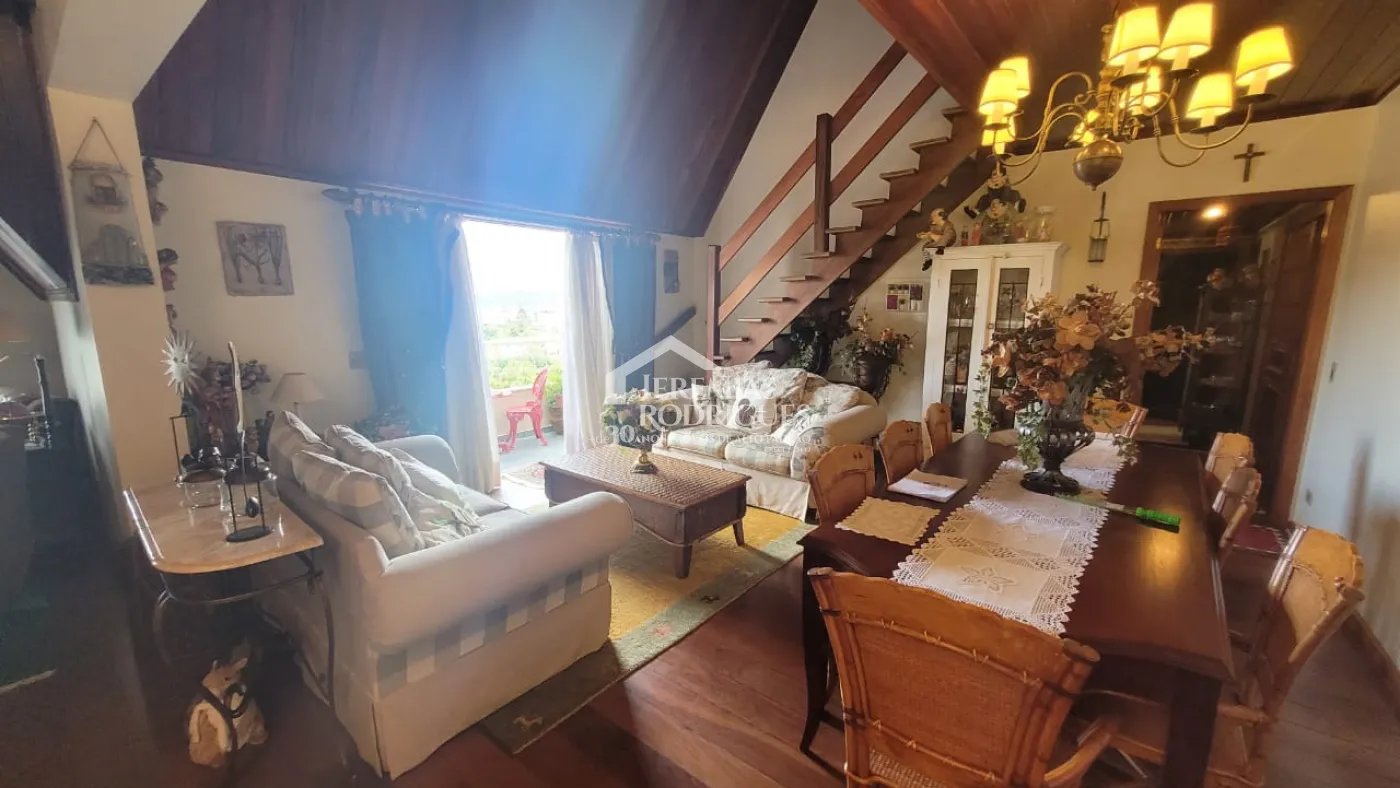 Apartamento à venda com 4 dormitórios, 324m² no Condomínio Le Bourg Saint Maurice em Campos do Jordão/SP.