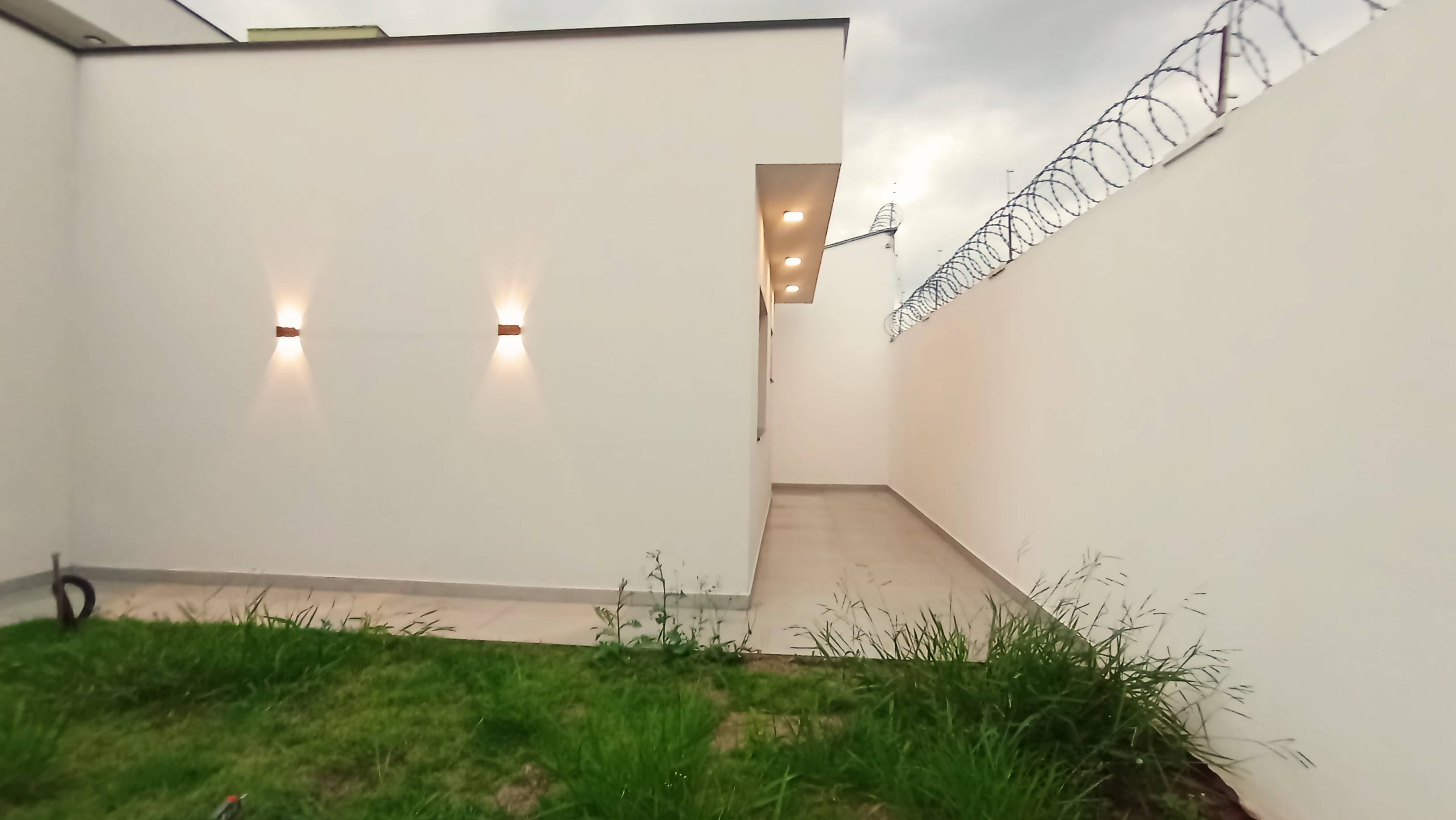 Casa à venda com 4 suítes no Condomínio Green Park em Taubaté/SP. 