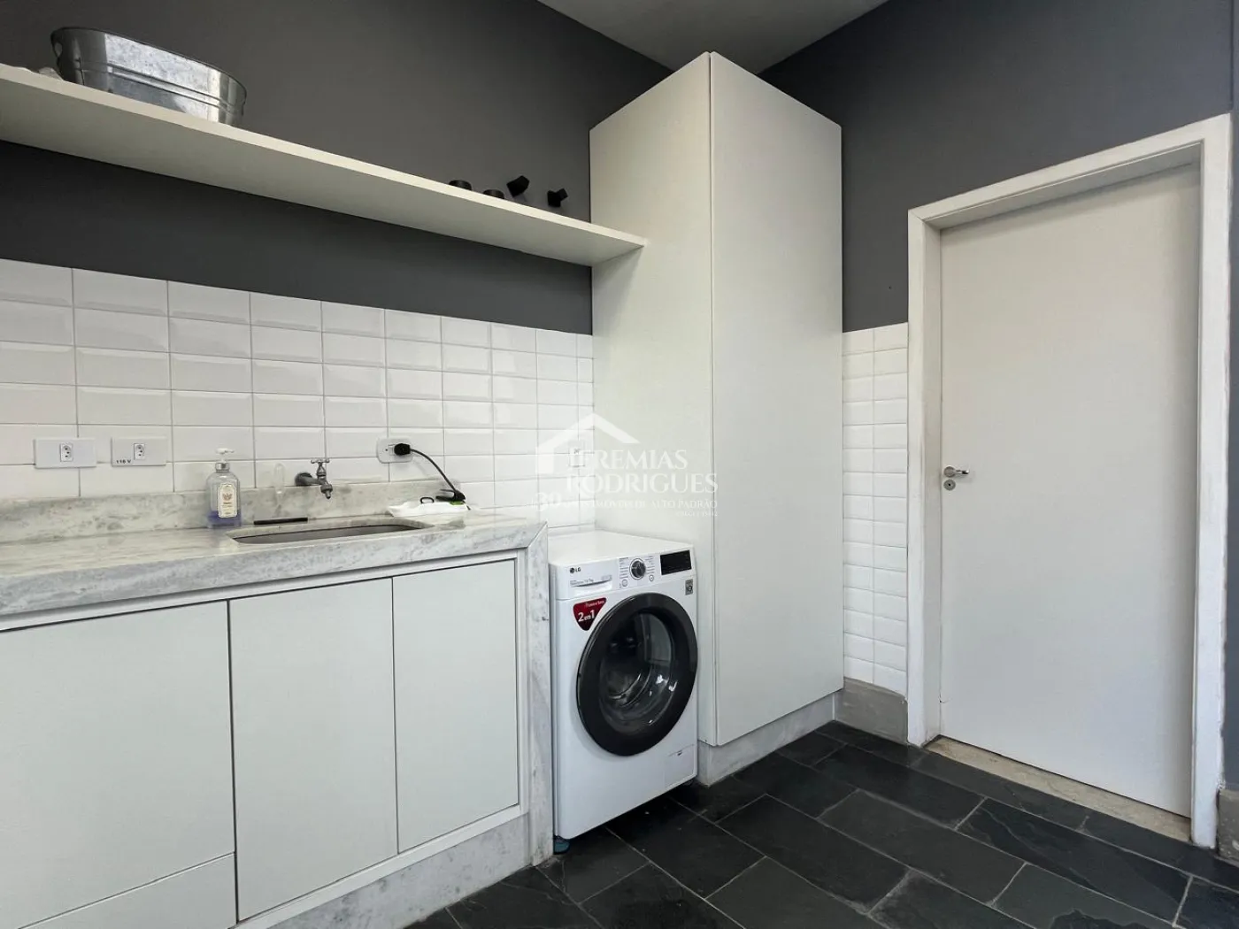 Casa com 3 dormitórios, 300 m² - Residencial Santa Helena - Caçapava/SP